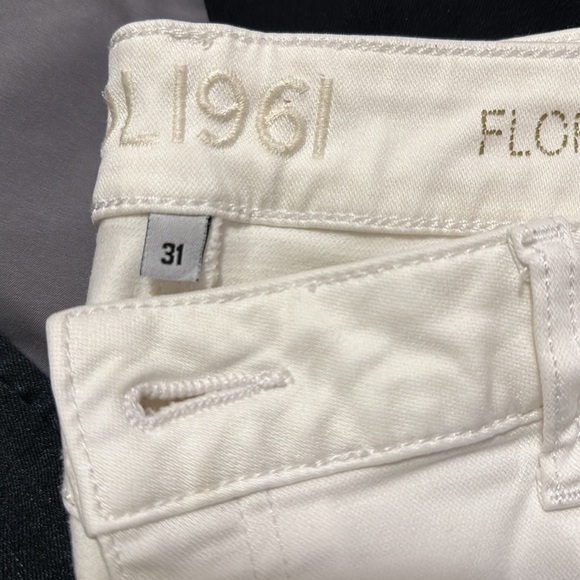 Florence Crop Mid Rise Skinny | Zipper at ankle - Picture 3 of 4